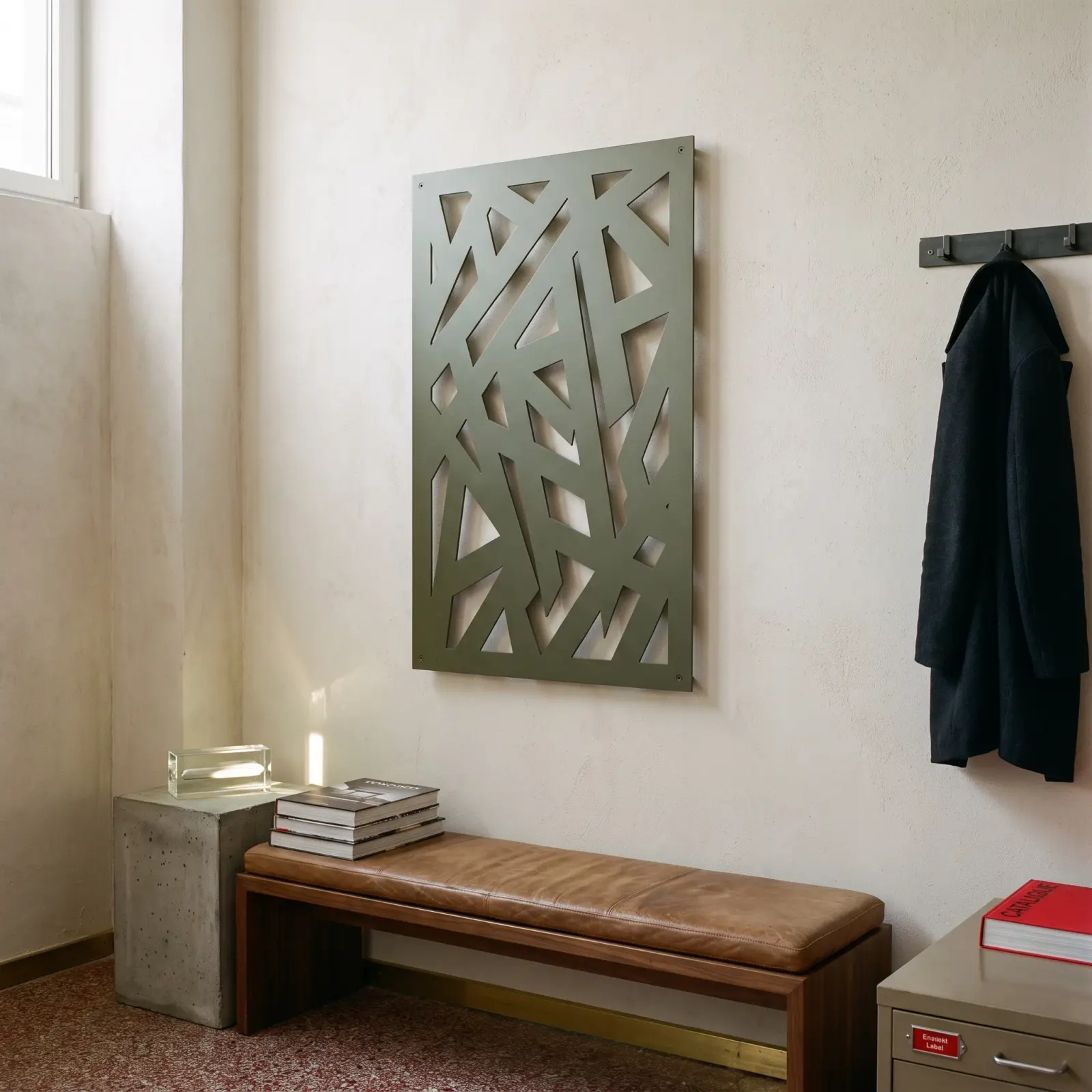 Abstract Geometric Metal Wall Art Vertical – Fracture Line, Modern Living Room Decor — 3